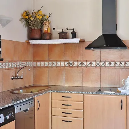 Casa Rural Rebost Kır Evi *